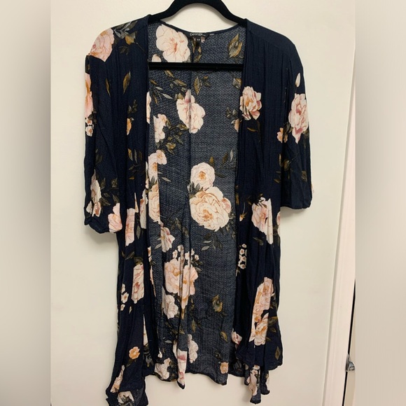 Women’s short sleeve floral kimono - Picture 1 of 3